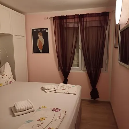 Lukas Galileo Izuzetan Apartament